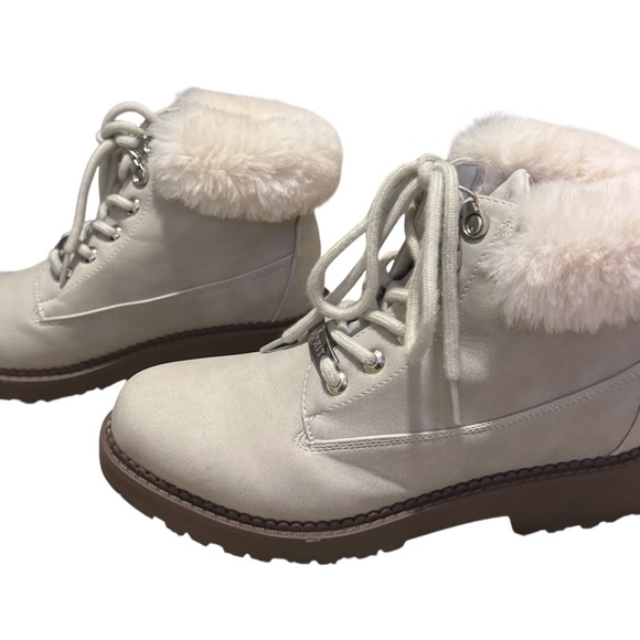 Women's Esprit Cream Fur-Lined Ankle Boots 8 - Picture 9 of 10